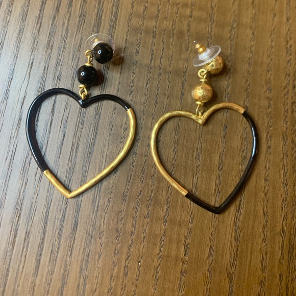 PRELOVED YING AND YANG HEART EARRINGS - Picture 1 of 3